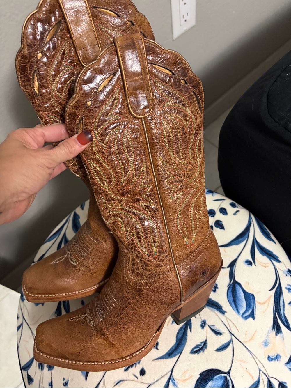 Ariat Tan Western Embroidered Leather Boots